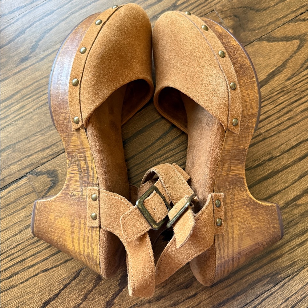 House of Harlow 1960 Tan Suede Platform Clogs with Studs Size 8.5 - Picture 16 of 16